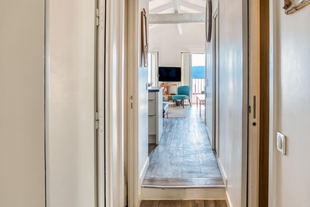#40 Bright Sea View Suite For 6 2Mins Walk Port & Sea Villefranche-sur-Mer Exterior photo